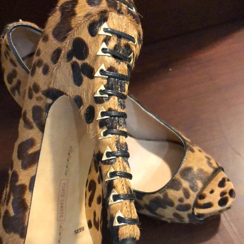 Leopard print Vince Camuto heels